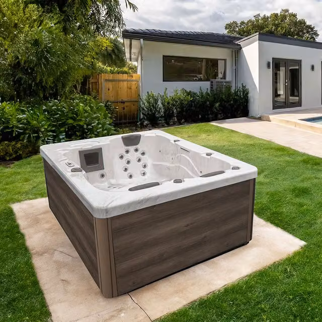 Bañera de hidromasaje exterior Home Deluxe con escalones y cubierta térmica en mármol blanco nogal para 3 personas, 210 x 160 cm