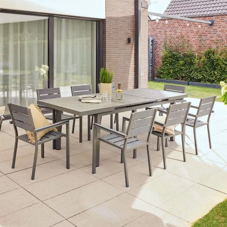 Conjunto de comedor de jardín Home Deluxe Calido Madera con mesa extensible rectangular y 10 sillas en color gris