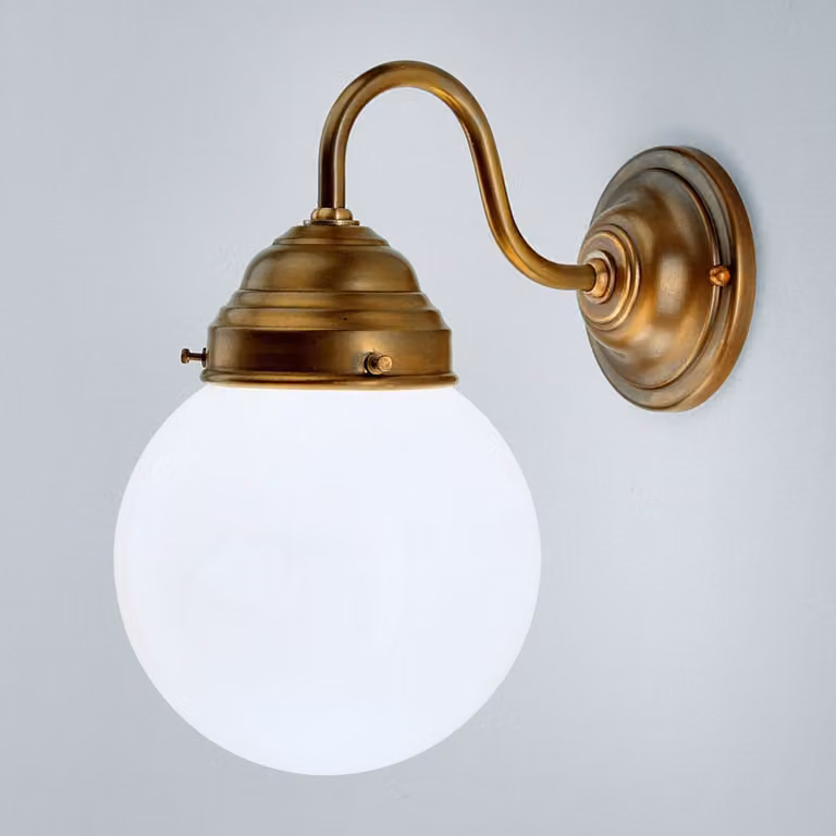 Aplique de pared LARRY de Berliner Messinglampen en latón y cristal, regulable, estilo clásico para pasillos