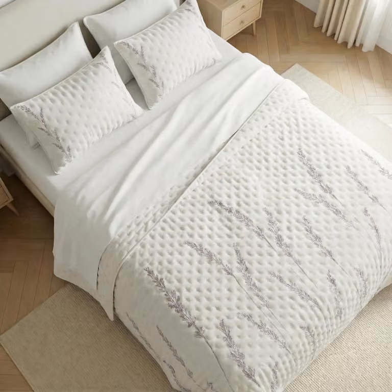 Colcha acolchada extrasuave con estampado floral mediterráneo en colores malva, beige, rosa y blanco, An/P: 280 x 270 cm