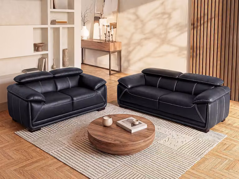 Conjunto de sofás de 3 y 2 plazas MACELO de piel negra con estructura de madera sólida y reposacabezas ajustable de VENTE-UNIQUE