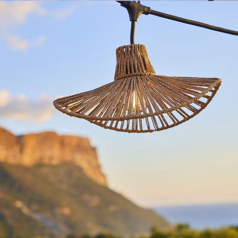 Guirnalda de luces Lumisky WAVY LIGHT conectable para exteriores con estilo bohemio, 7 bombillas LED E27 de luz blanca cálida, color beige, longitud: 6 m