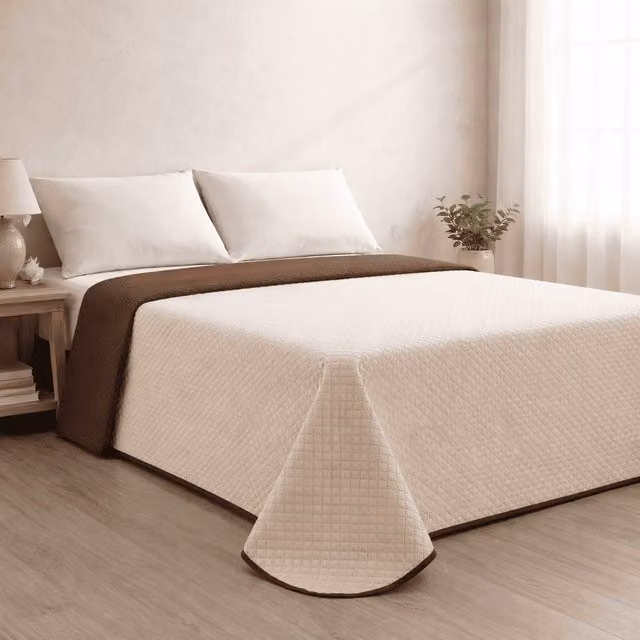 Colcha reversible acolchada Donegal Collections en color beige y marrón para cama de 250 x 270 cm