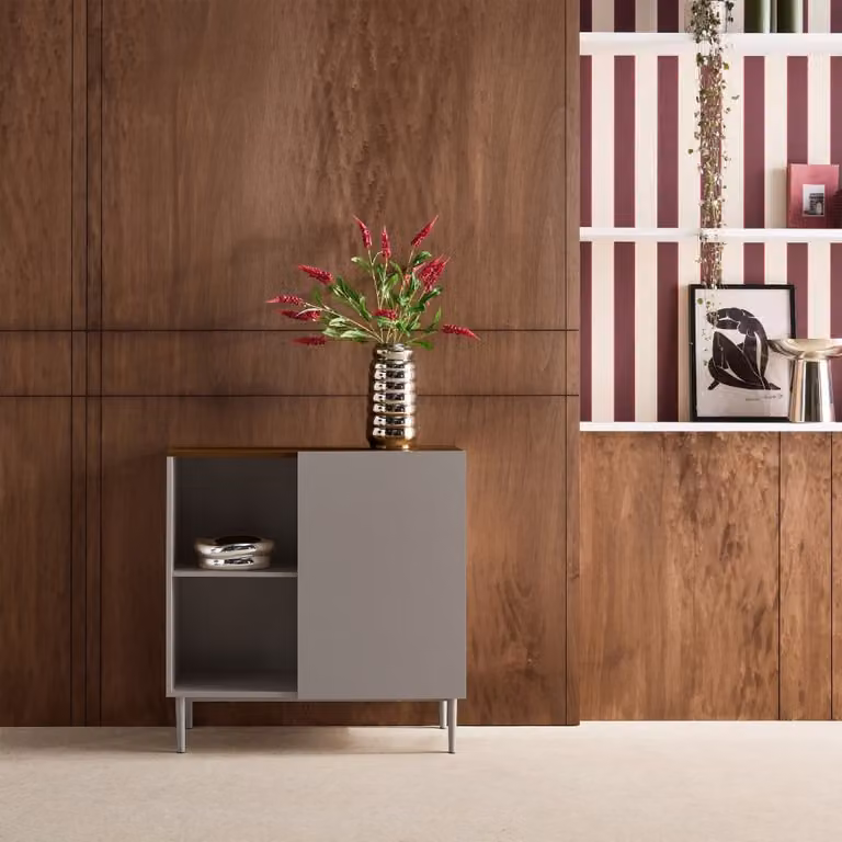 Aparador moderno Sweeek de metal y madera con 1 puerta, color gris y beige, An/P/Al: 80 x 40 x 81 cm