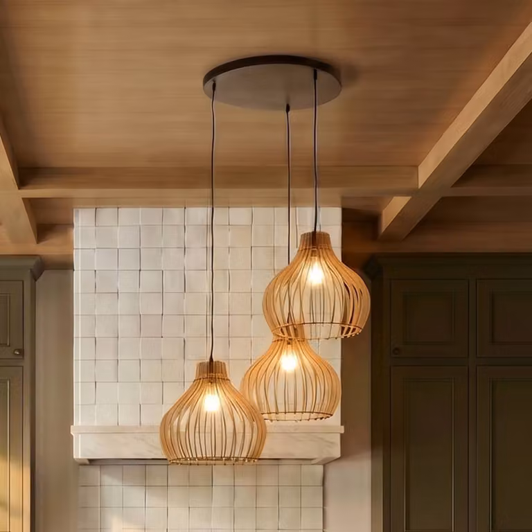Lámpara colgante Barrel de TEMAR LIGHTING en madera y metal negro, atenuable, estilo rústico para salón o comedor