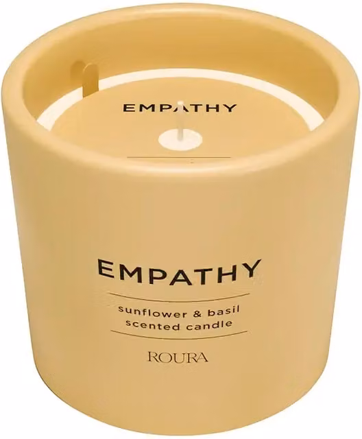 Vela Empathy de Ceras Roura con diseño floral de girasol y albahaca en color amarillo, Diámetro: 9,5 cm, Altura: 8,5 cm