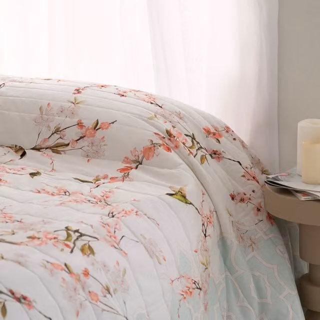 Colcha Sakura Happyfriday de Algodón con Diseño Floral Reversible en Blanco, An/P: 240 x 260 cm