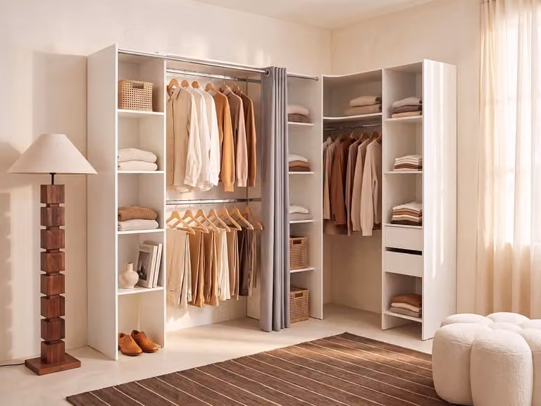 Armario de esquina extensible Dorian de Vente-Unique en blanco y gris con puertas y cajones