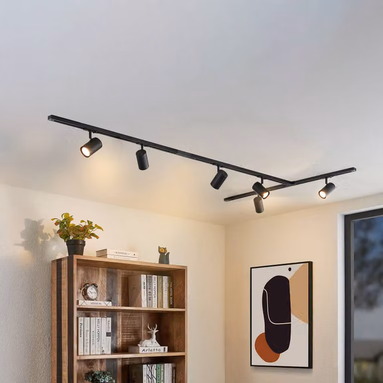 Sistema de riel Lindby Linaro con 6 luces GU10, diseño en forma de T, atenuable, color negro y acabado en metal para un estilo moderno