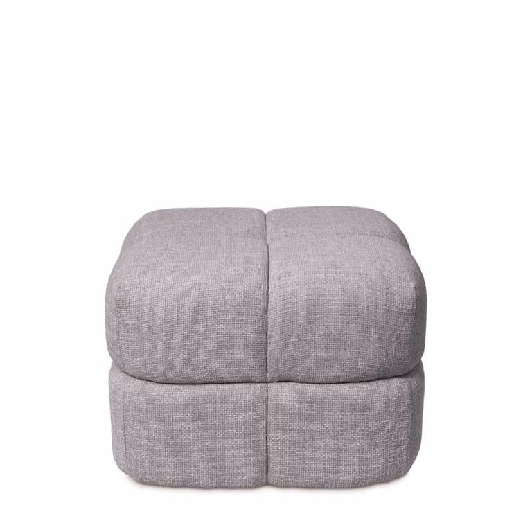 Puff moderno de diseño tipo cubo tapizado en gris de Koketto Home