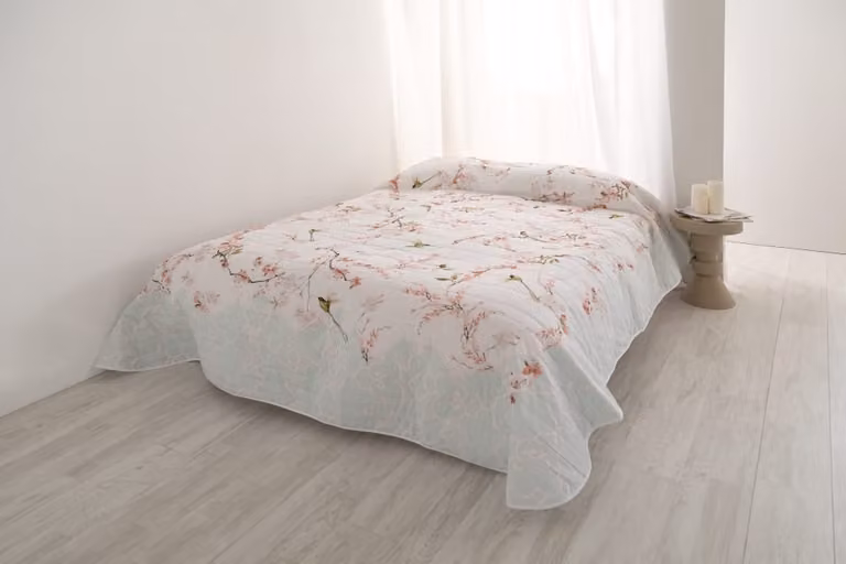 Colcha Sakura de Happyfriday con diseño floral multicolor y reversible, 100% algodón, An/P/Al: 180 x 260 cm