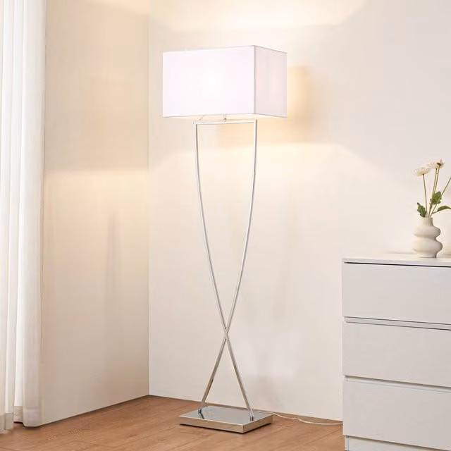 Lámpara de pie Lucande Evaine en cromo y blanco con pantalla textil y estructura de metal, Altura: 157 cm