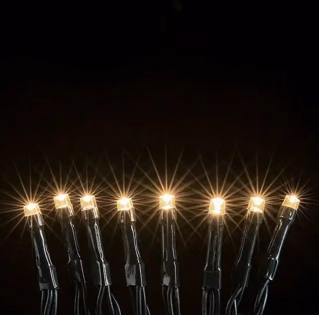 Guirnalda luminosa LED Tween Light para exterior con 40 bombillas en color blanco cálido y verde con protección IP44