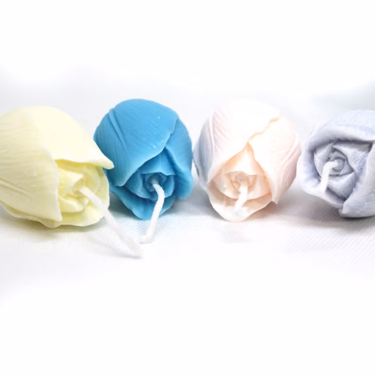 Lote de 5 velas florales multicolor de Un Jour Un Désert de cera orgánica para mesa
