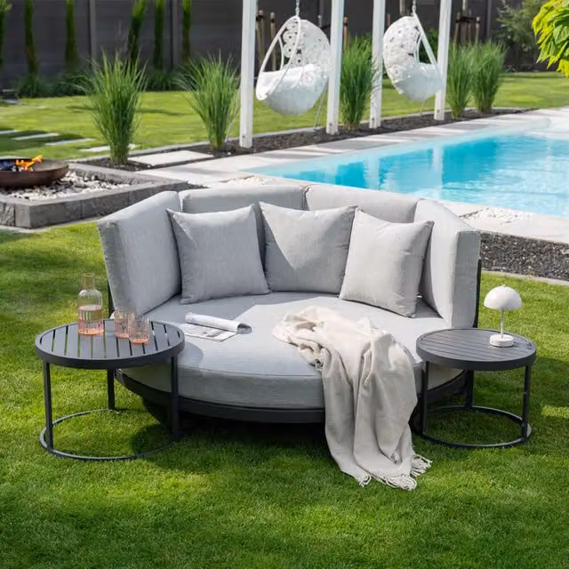 Daybed para exterior Home Deluxe FLORIDA con colchón impermeable y bandeja lateral en color gris