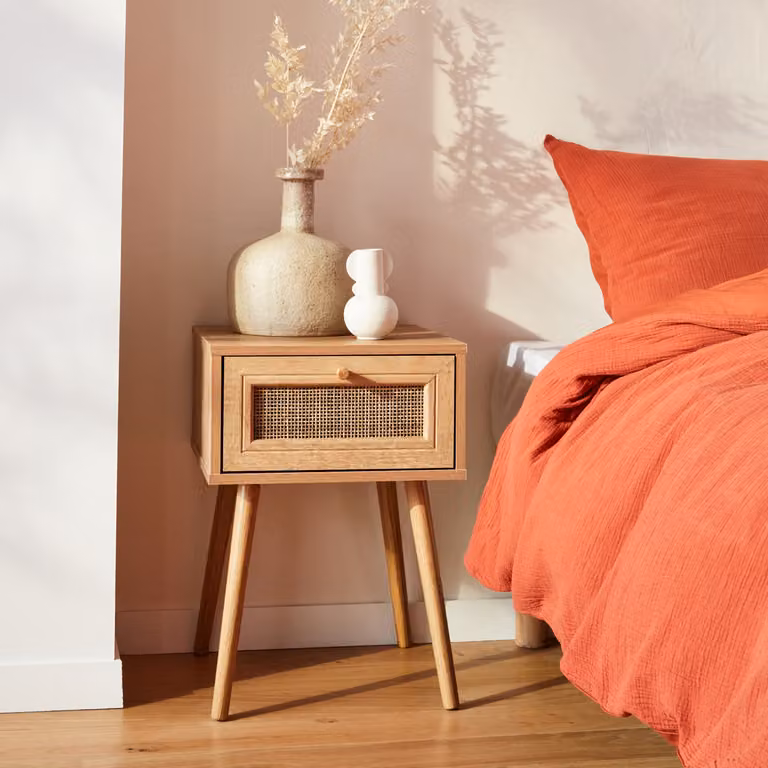 Mesita de noche de 1 cajón Sweeek con efecto madera y caña, estilo boho, beige, An/P/Al: 39 x 39 x 55.4 cm