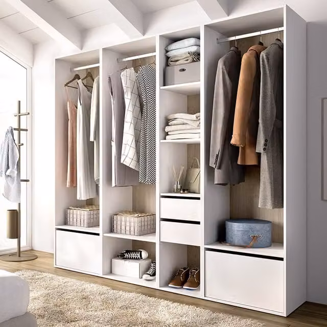 Armario Modular Hawthorne de DMORA para Dormitorio con Puertas Correderas y Estantes en Blanco y Roble, An: 45 cm, Al: 205 cm