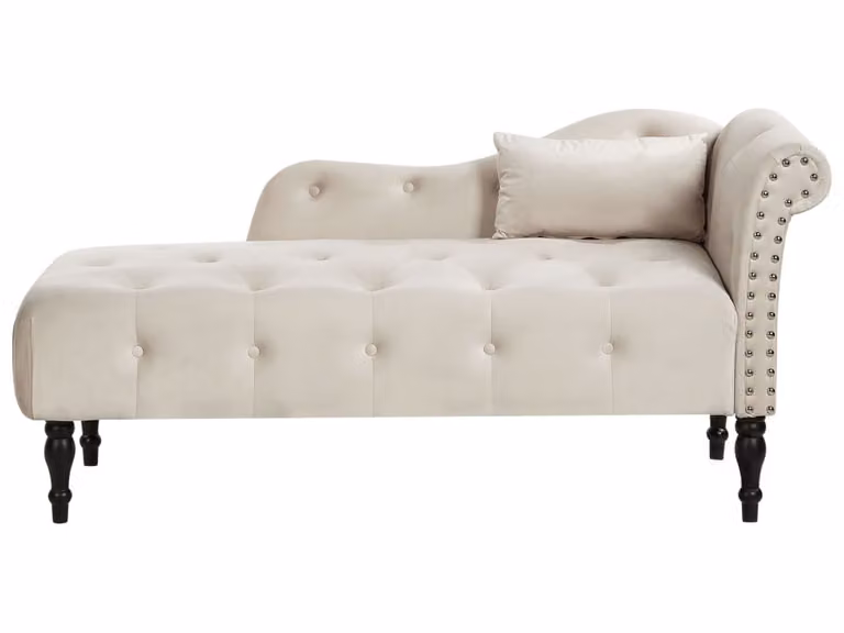 Sofá Chesterfield Beliani en forma de L con chaise longue a la derecha, tapizado en terciopelo beige claro con cojines decorativos incluidos