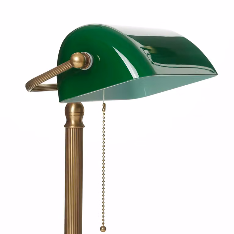 Lámpara de mesa JIVAN de Berliner Messinglampen en color verde y latón con pantalla de vidrio de estilo clásico para salón o comedor