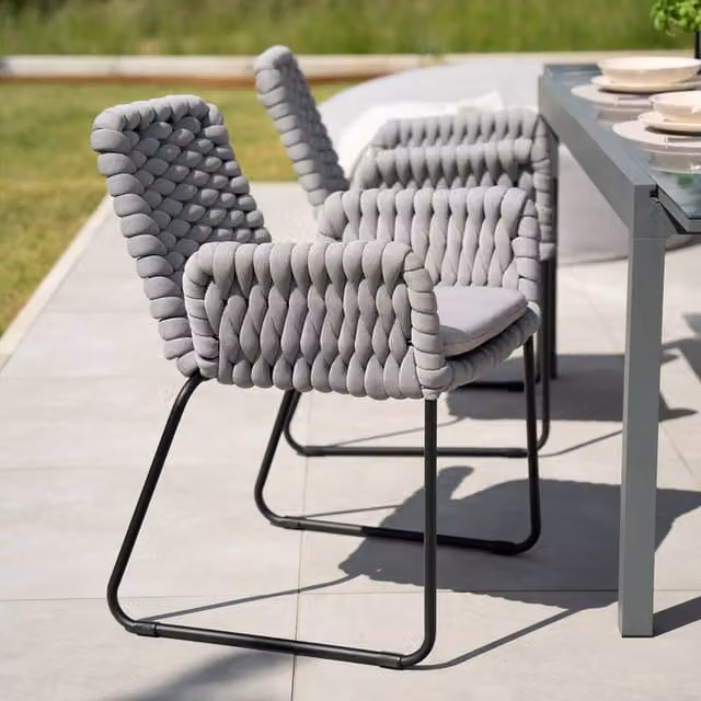 Lote de 9 sillas de jardín Home Deluxe BALERO con reposabrazos de mimbre y estructura metálica en color gris claro