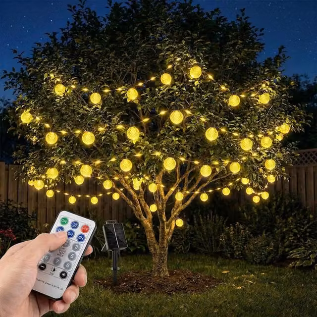Guirnalda de luces solares Catherine con 100 LED en forma de piña, color blanco cálido, 17 m de longitud, resistente al agua IP67 y con control remoto para exteriores