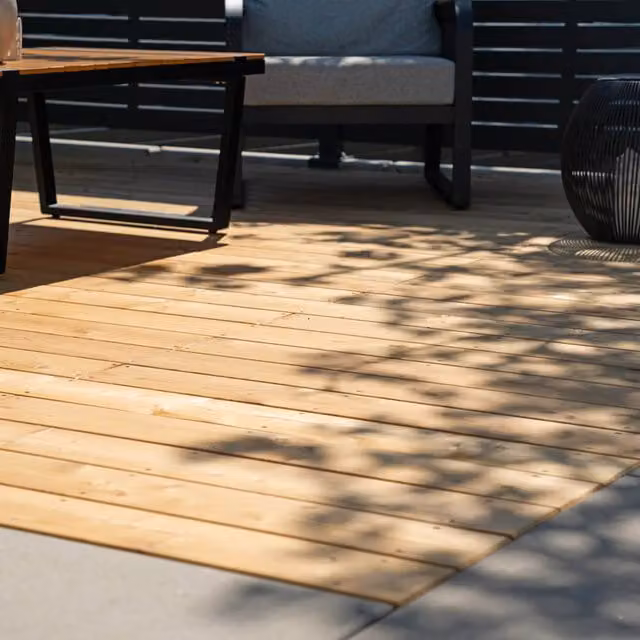 Tarima de madera de alerce ARIS Home Deluxe color marrón de 30 m²