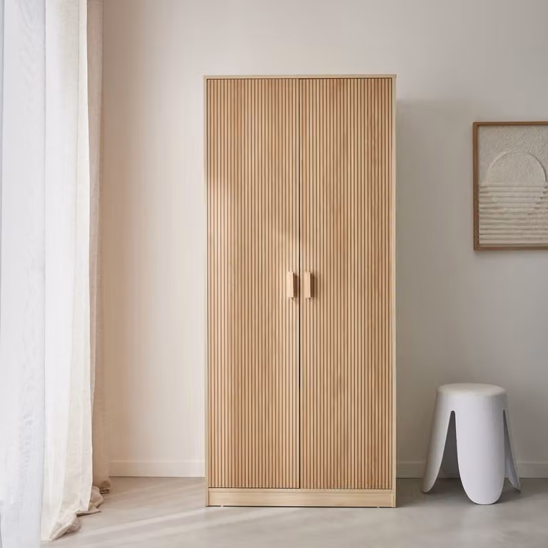 Vestidor SWEEEK de dos puertas con estantes y barra de colgar, color beige y marrón, An/P/Al: 80 x 48 x 180 cm