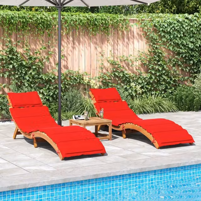 Set de 2 tumbonas SYFAX de madera de acacia con cojines rojos resistentes a la intemperie y reposacabezas ajustable