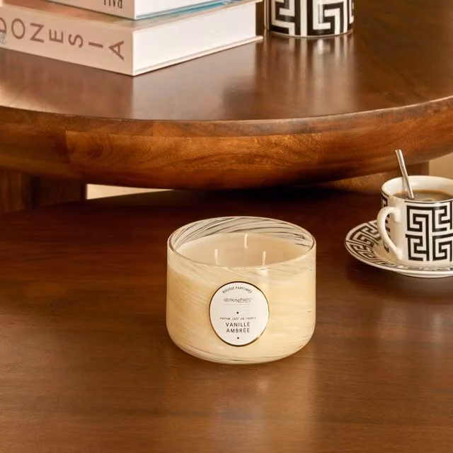 Vela perfumada wavy amber vanilla de Atmosphera en color beige de 540 g