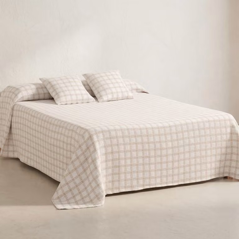 Colcha de algodón Gamusi con diseño de cuadros jacquard en color marfil, An/P: 250 x 270 cm