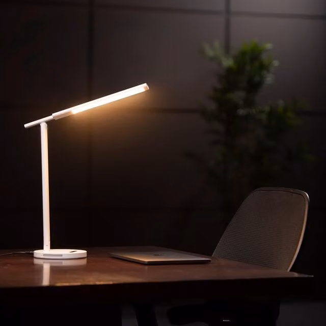 Flexo LED táctil para escritorio Avance con intensidad regulable y color blanco