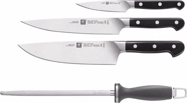 Set de 3 cuchillos y chaira ZWILLING PRO de acero inoxidable con mango negro y detalles en madera y plástico