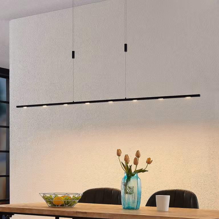 Lámpara colgante LED Stakato de Lucande en color negro, diseño moderno de metal y aluminio para salón o comedor, regulable y con luz blanca cálida